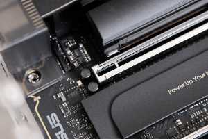Asus says don't worry about GPUs scratched by Q-Release PCIe slots